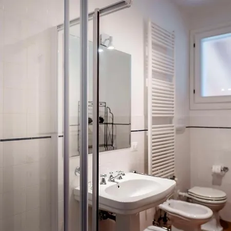 Maranghetto Apartment *